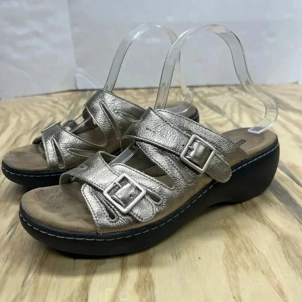 Clarks Collection Women's Slide Sandals Soft Cushion Sz 9.5 Metallic Gold